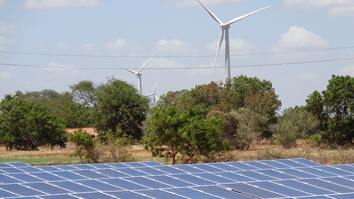 インド、ハイブリッド太陽光発電所